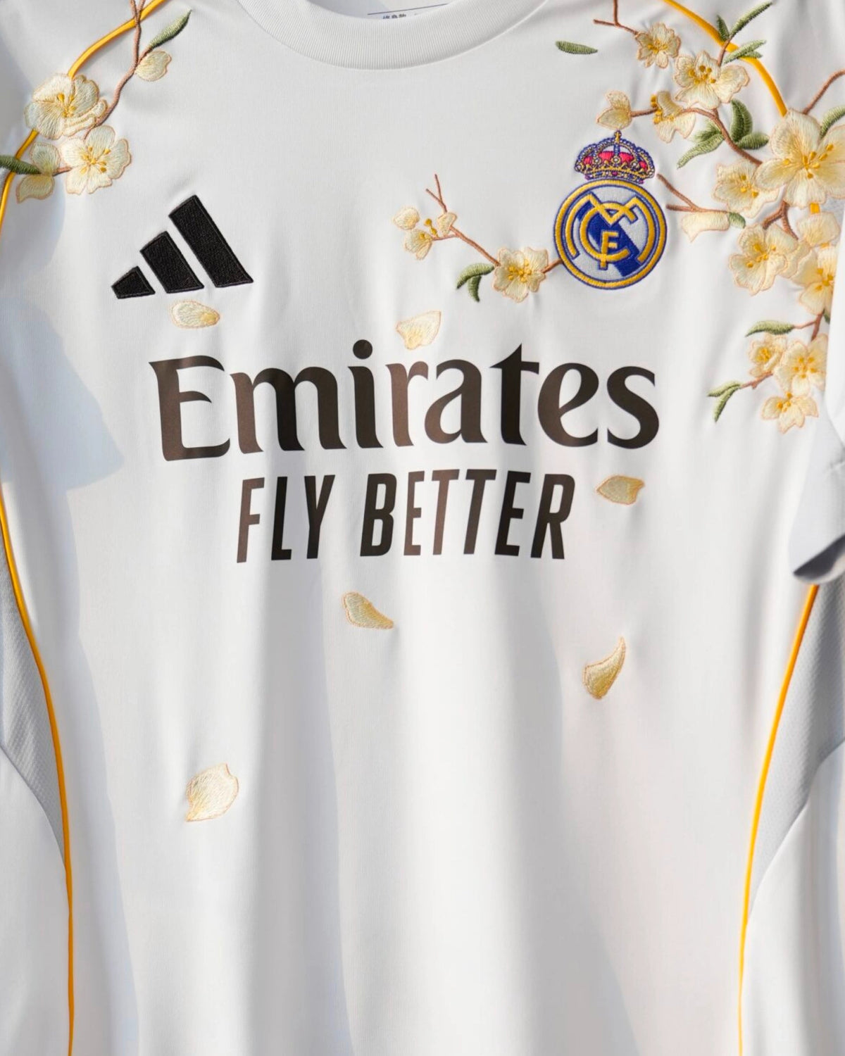 REAL MADRID 25/26 ‘GOLDEN FLOWERS’