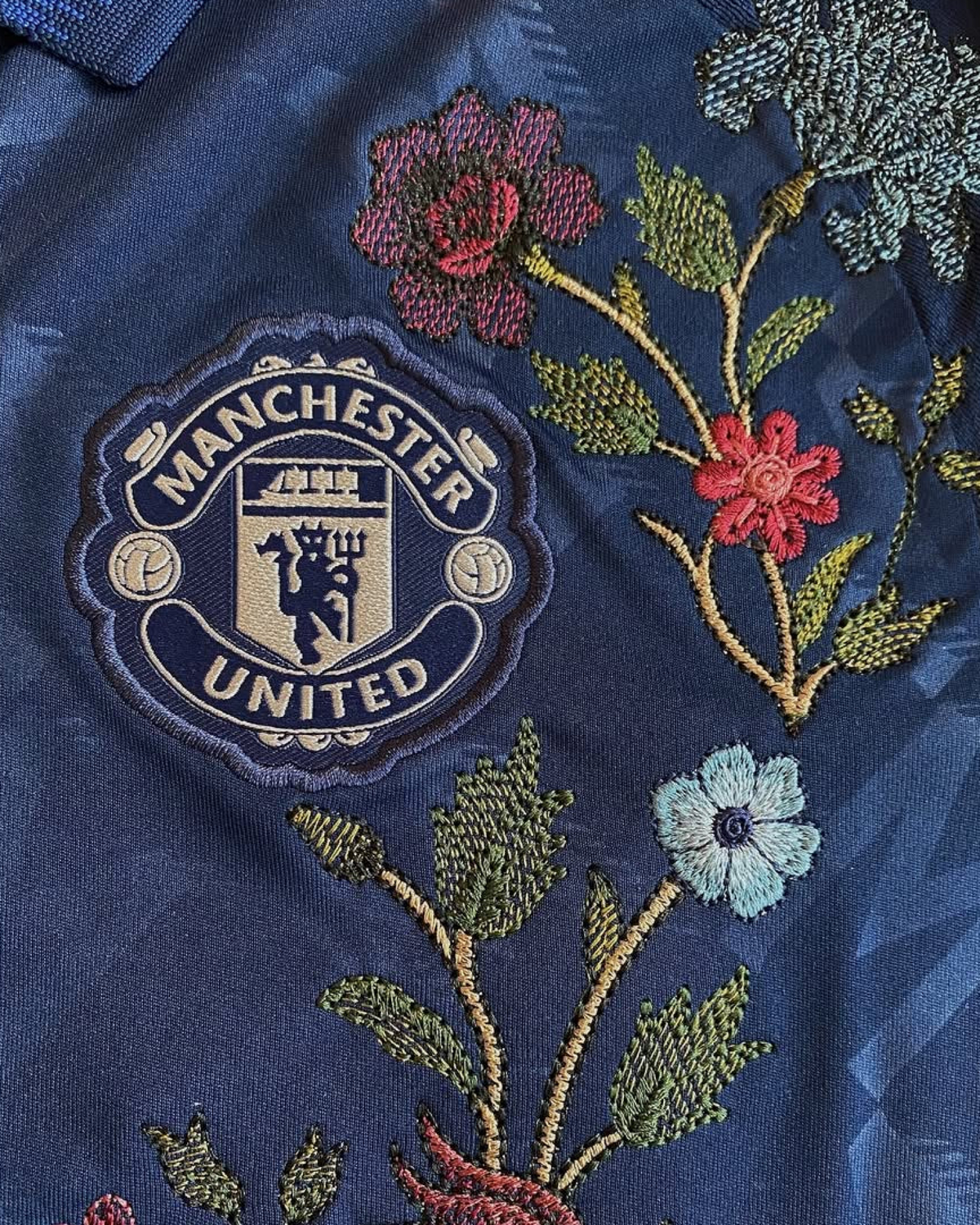 MANCHESTER UNITED 24/25 ‘BLUE FLOWER’